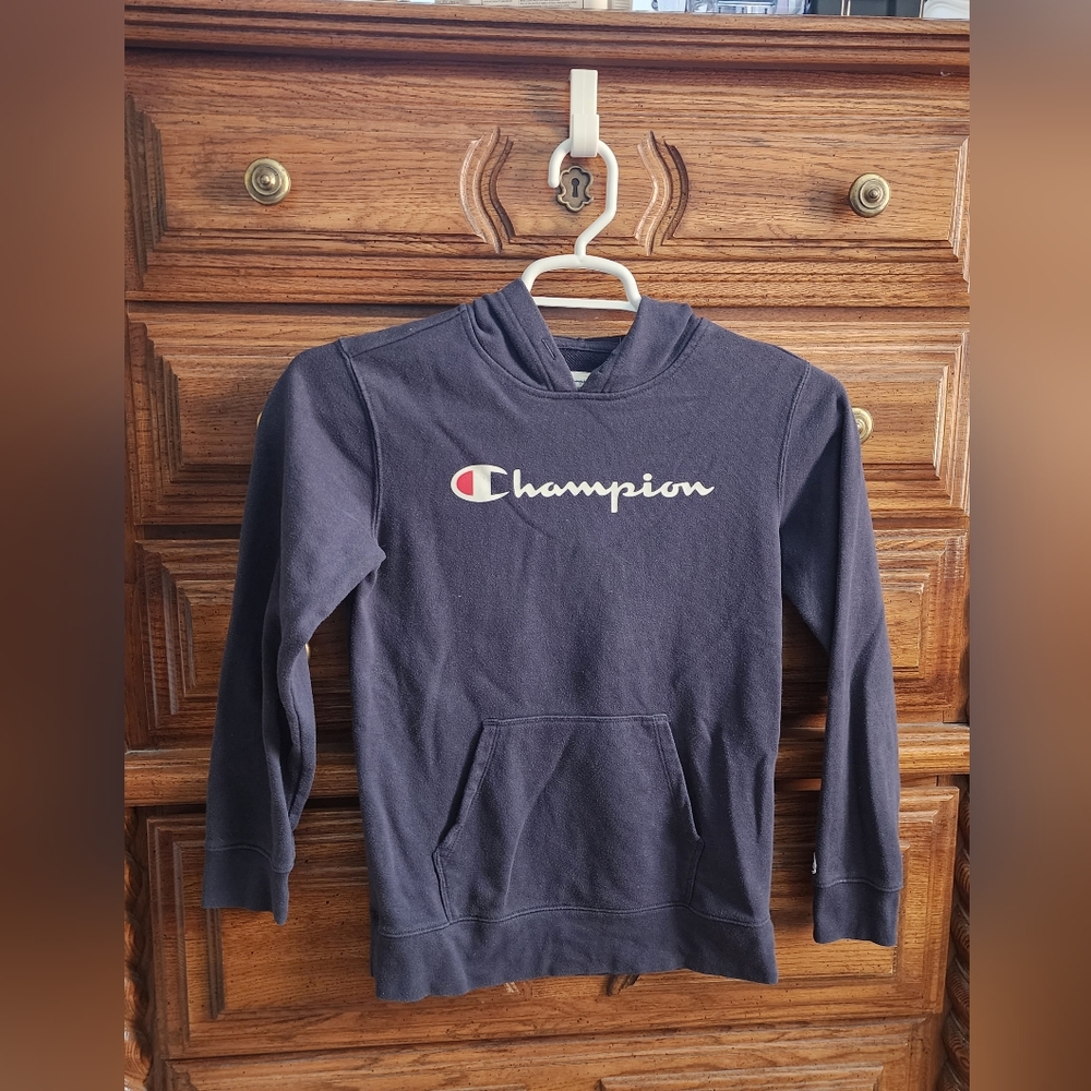 Champion navy hoodie L 14/16